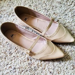 Nude flats